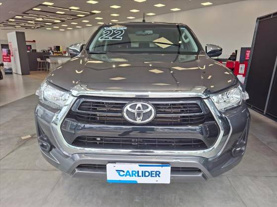 TOYOTA HILUX 2.8 D-4D TURBO DIESEL CD SRV 4X4 AUTOMÁTICO